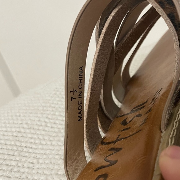 Blowfish Malibu Strappy Sandals Brown Tan Snake Skin Print 7 1/2 - Picture 4 of 5